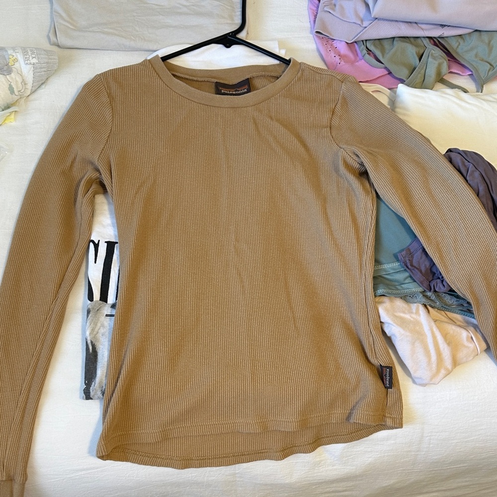 Patagonia thermal Tan Long Sleeve Top